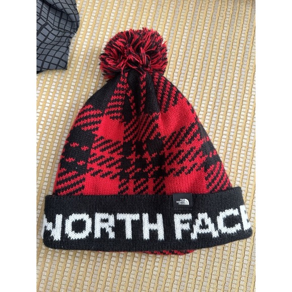 North Face Fair Isle Buffalo Black Red White Fleece Lined Beanie Hat One Size - Picture 1 of 6